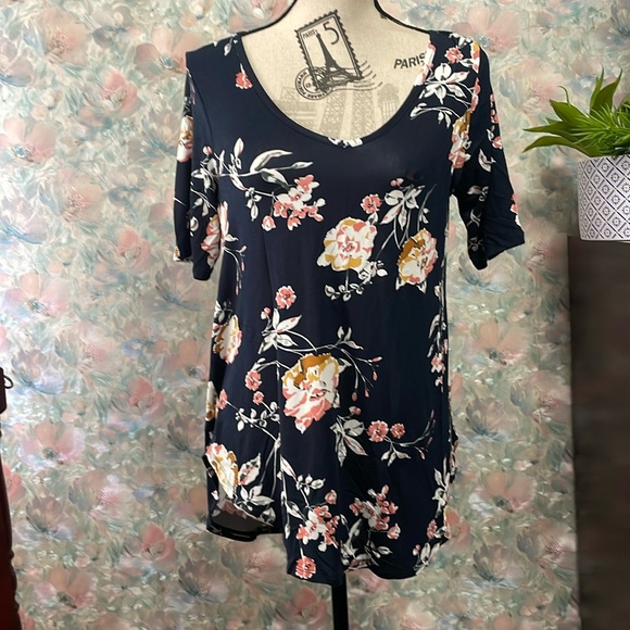 NWT Maurice TShirt - Picture 1 of 4